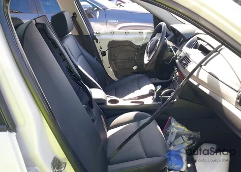 2015 BMW X1 Sdrive28I из США, поврежденный, VIN WBAVM1C59FV316755